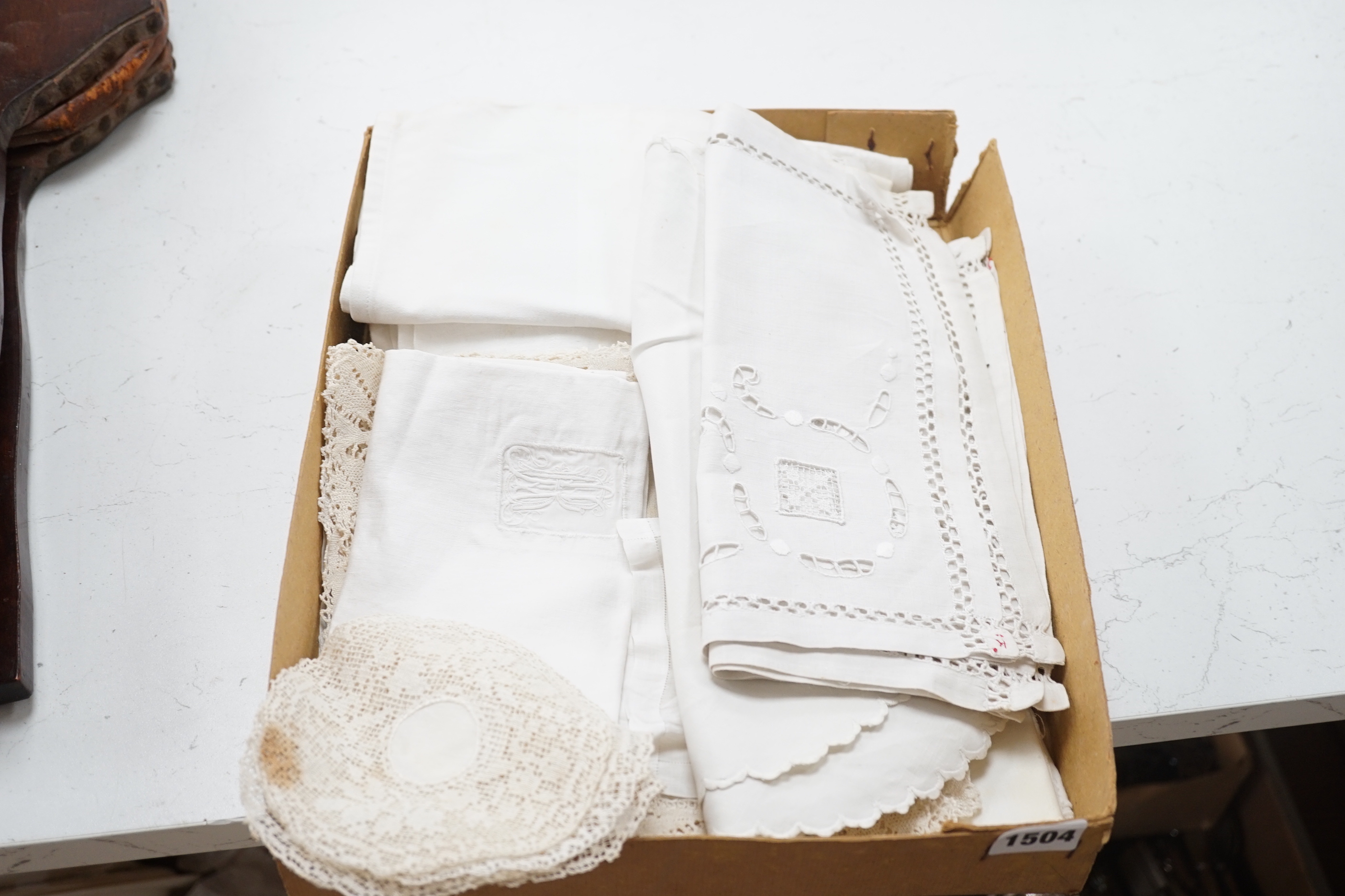 A small quantity of fillet lace edged mats and other small linen items